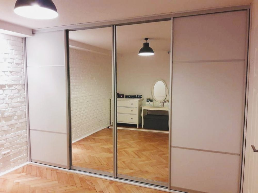 Szafa na wymiar na zamówienie z drzwiami przesuwnymi